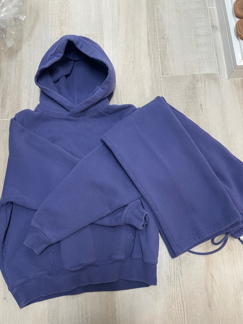 Aritzia Sweatshirt and Sweatpants Set